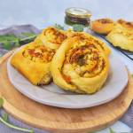 Drożdżowe ślimaczki z pesto - idealna przekąska