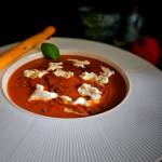 Zupa pomidorowa z burratą – smak, który zatrzymuje czas