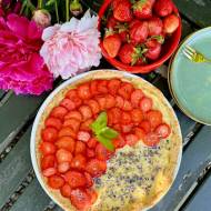 Tarta z kremem patissiere i truskawkami