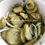 Surówka z ogórków małosolnych