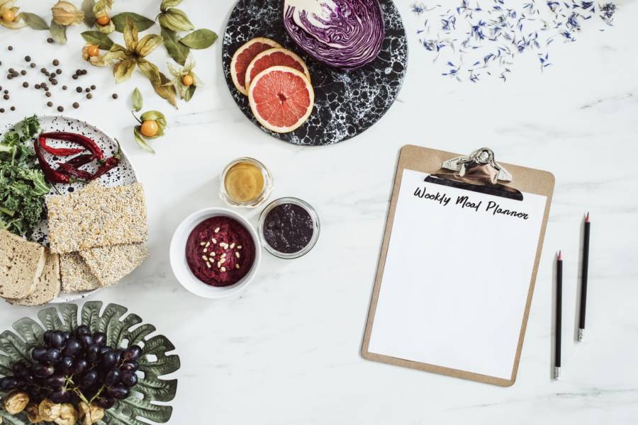 Jak planować posiłki na cały tydzień bez nudy: porady i przykładowe menu