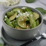 Makaron z pesto szpinakowym i cukinią