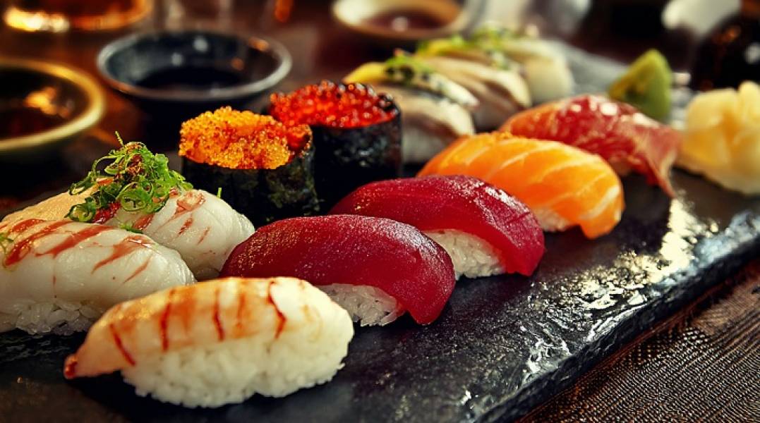 Odkryj świat sushi: przewodnik smakosza po rodzajach sushi