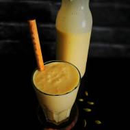 Lassi – 5 przepisów na indyjski napój jogurtowy. Klasyka, mango, masala i fit wersja!