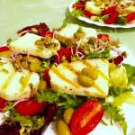 Sałatka z serem halloumi