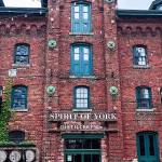 Toronto na luzie: butikowy klimat i lokalny lager