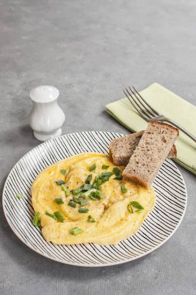 Zawijany omlet w stylu japońskim