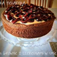 Torcik brownie z czereśniami w śmietanie