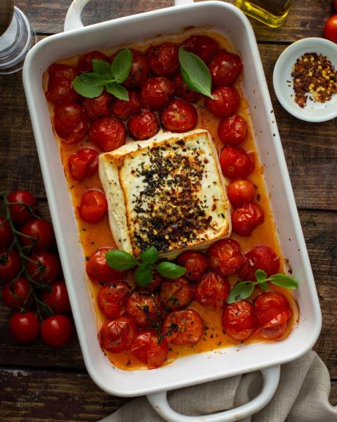 Pieczona feta z pomidorami