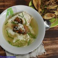 Rosół samgyetang - zupa z kurczaka i żeńszenia