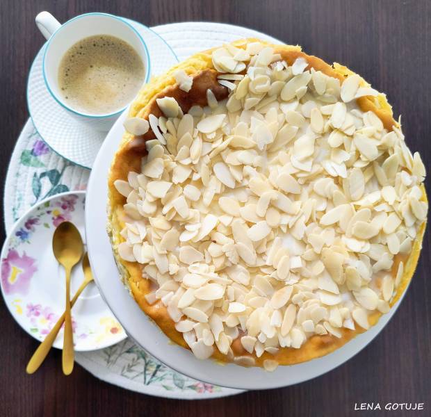 Sernik z kremem pistacjowym i mascarpone