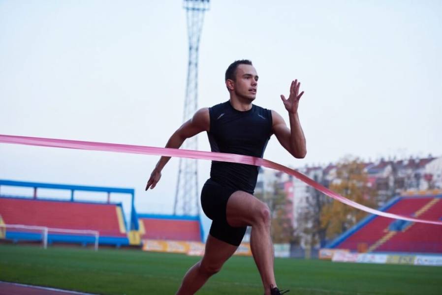 Dieta Low Carb dla sportowców – czy tłuszcze mogą być lepszym paliwem niż węglowodany?