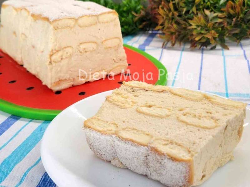 Piramidka cappuccino ciasto bez pieczenia