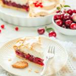 Tarta z wiśniami i bezą