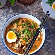 Zupa tajska z makaronem ramen