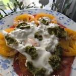 Pomidory z burratą i pesto
