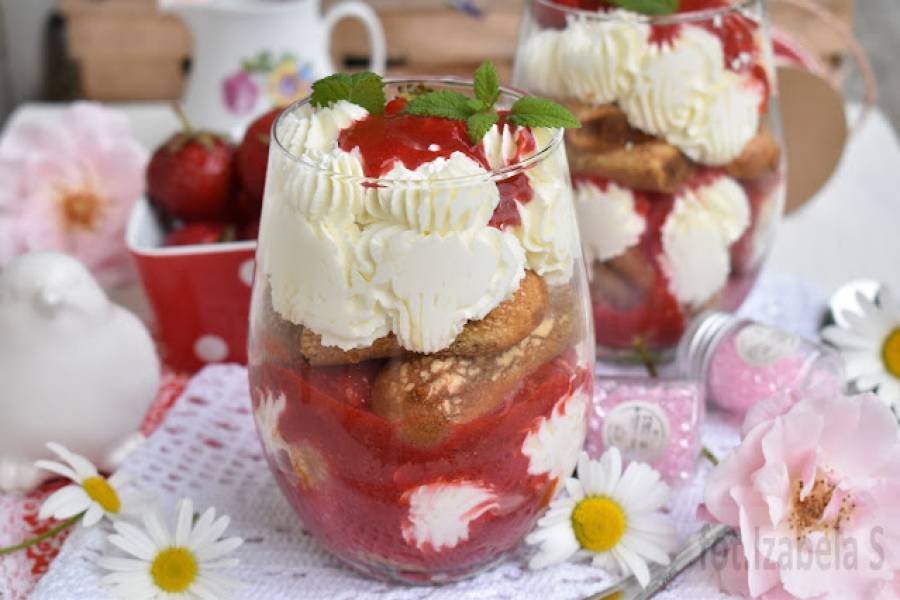 Tiramisu truskawkowe