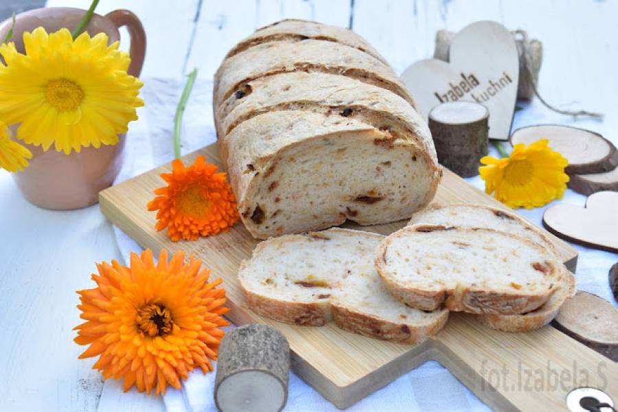 Bezglutenowa ciabatta z suszonymi pomidorami