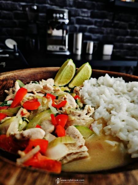 Zielone tajskie curry z bazylią – smak Azji