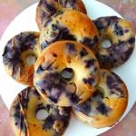 Bezglutenowe donuty migdałowe z borówkami