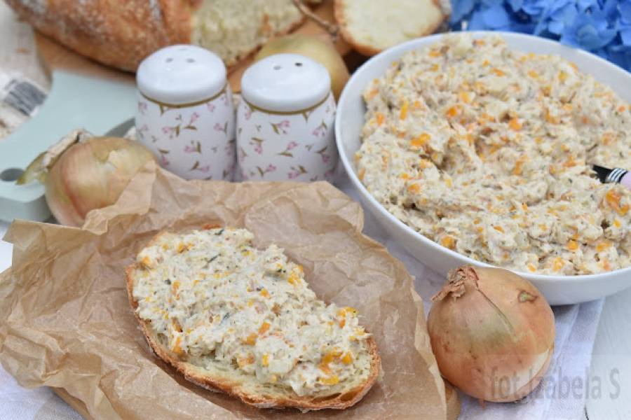 Pasta z wędzonej makreli i gotowanych warzyw