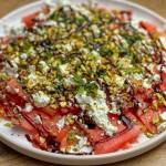 Carpaccio z arbuza, fety i pistacji