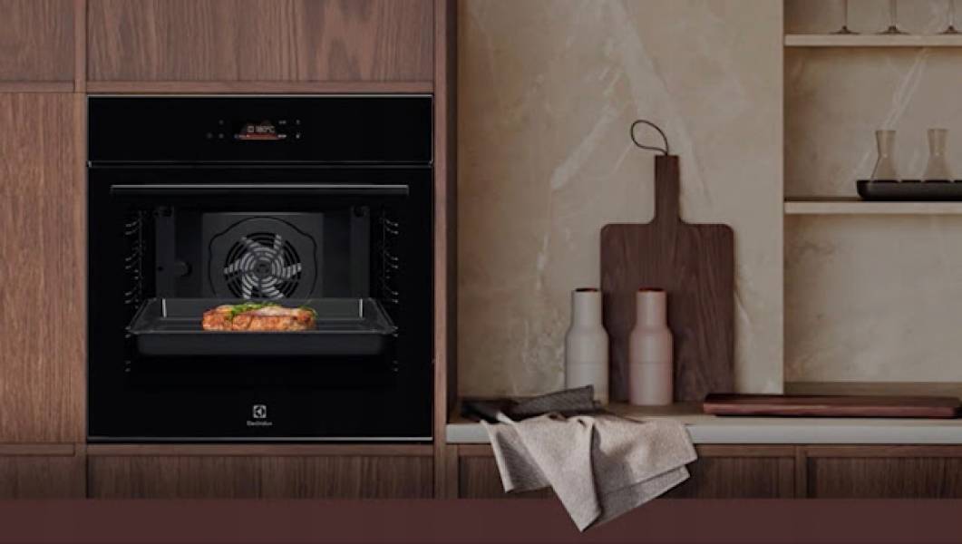 Zawsze idealnie wypieczone dania? Postaw na piekarnik parowy Electrolux.