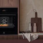 Zawsze idealnie wypieczone dania? Postaw na piekarnik parowy Electrolux.
