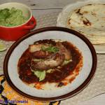 Chicharrón con salsa roja - skwarki wieprzowe z salsą