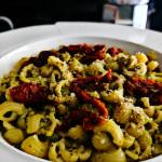 Pesto sardo z orzechami włoskimi i makaronem
