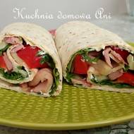 Tortilla z boczkiem i warzywami