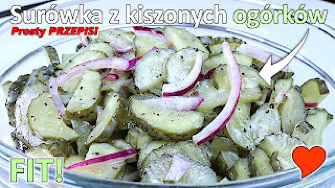 Przepis na surówkę z ogórków kiszonych z czerwoną cebulą