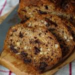 Chlebek bananowy z orzechami i czekoladą