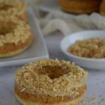 Kokosowe donuty z kremem słony karmel