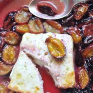 Śliwki pieczone z halloumi