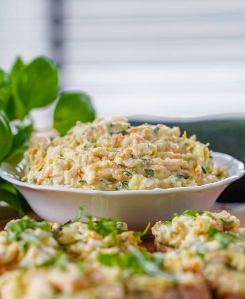 Pasta kanapkowa z cukinii i marchewki