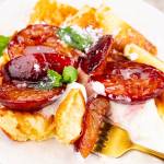 Omlet cesarski ze śliwkami