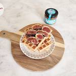 Gofry jaglane z serkiem wiejskim, figą i kremem orzechowym choco-coconut8