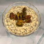 Mus mango-chia z pistacjami. Delikatny, z nutką egzotycznej słodyczy.