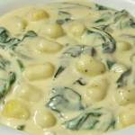 Gnocchi w sosie serowym