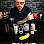 Proteinowy shake z bananem i blue matchą