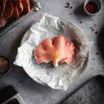 Szarpane różowe boczniaki w sosie barbecue