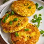 KOTLETY JAJECZNE Z ZIELONYM GROSZKIEM