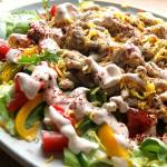 Sałatka z mięsem mielonym lub krewetkami