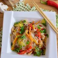 Domowa chińszczyzna z kurczakiem i warzywami