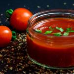Świeży pomidor czy sos z niego? Co lepsze?