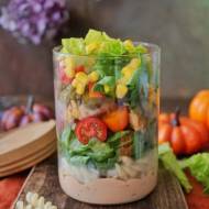 Sałatka gyros warstwowa z makaronem