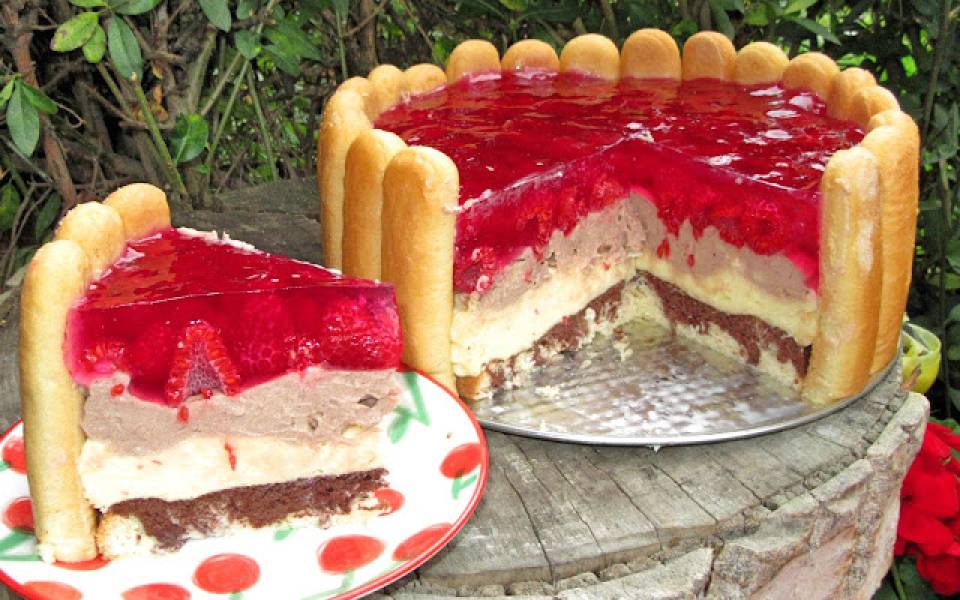 Rewelacyjny torcik a'la CHARLOTTE z kremem i malinami +FILM