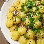 Kluchy ziemniaczane w pikantnym sosie