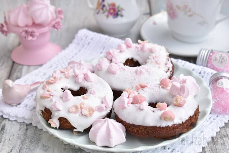 Drożdżowe oponki z lukrem